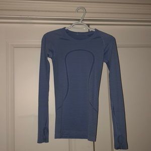 Lululemon top